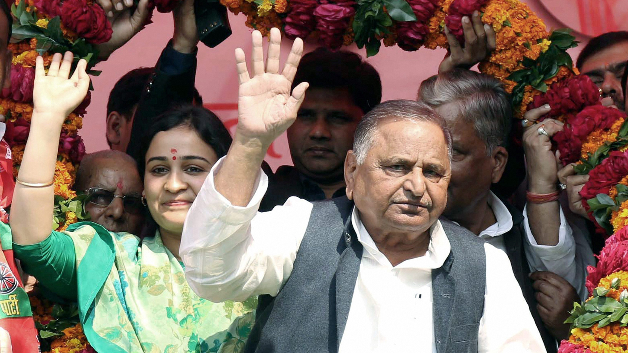Akhilesh Yadav To Contest From Azamgarh; Mulayam Not A &lsquo;Star Campaigner&rsquo;&nbsp;